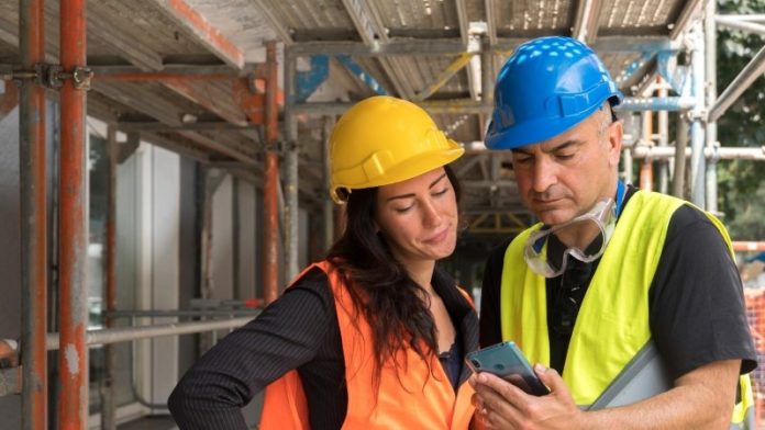 מעקה בטיחות למרפסת