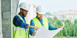 פתרונות מתקדמים לבנייה עם פיגום לבניין ואקרו