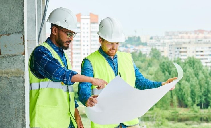 פתרונות מתקדמים לבנייה עם פיגום לבניין ואקרו